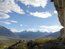 Chaîne de montagnes au fond de la vallée du Zanskar