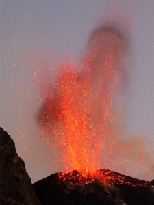 L'activité quasi permanente du volcan Stromboli