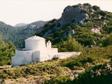 Une chapelle dans les montagnes