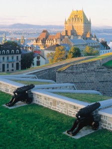 Vue sur le château Frontenac et la vieille-ville de Québec