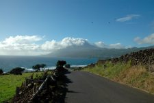 Vue sur le volcan en arrivant à Lajes do Pico par la côte sud-est