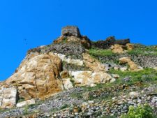L'Exombourgo, le rocher qui domine Tinos