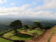 Ruines du palais au sommet du rocher de Sigirîya