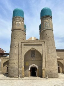 La madrassa Tchor Minor à Boukhara