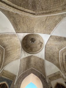 Plafond du dôme du Toqi Sarrofon à Boukhara