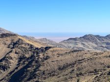 En randonnée dans les montagnes