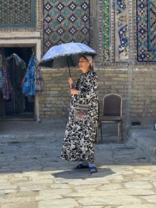 Vendeuse d'ombrelles à Samarcande